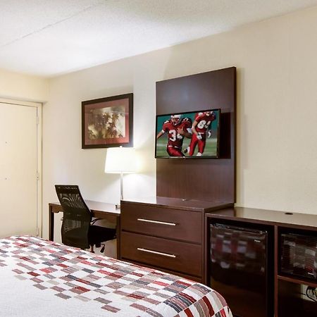 Red Roof Inn Grand Rapids Airport Cascade Exterior foto