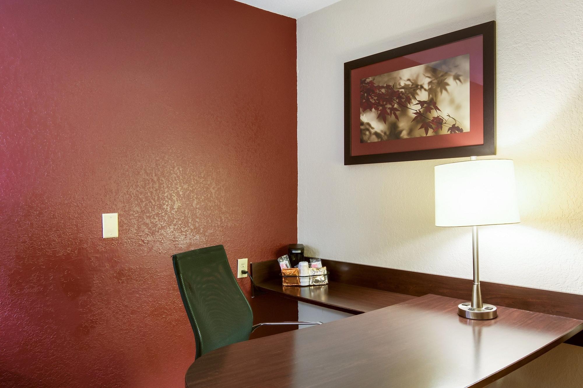 Red Roof Inn Grand Rapids Airport Cascade Exterior foto